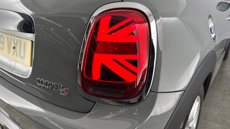 MINI Hatchback 2.0 Cooper S Classic II 3dr Petrol Hatchback